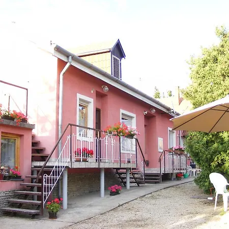 Terezia Vendeghaz Daire Hévíz